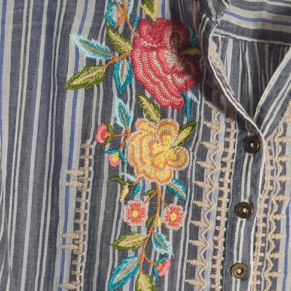 Karyn Seo Womens Tunic Top Shirt Handmade Button Down Floral Embroidered Medium - Picture 6 of 12